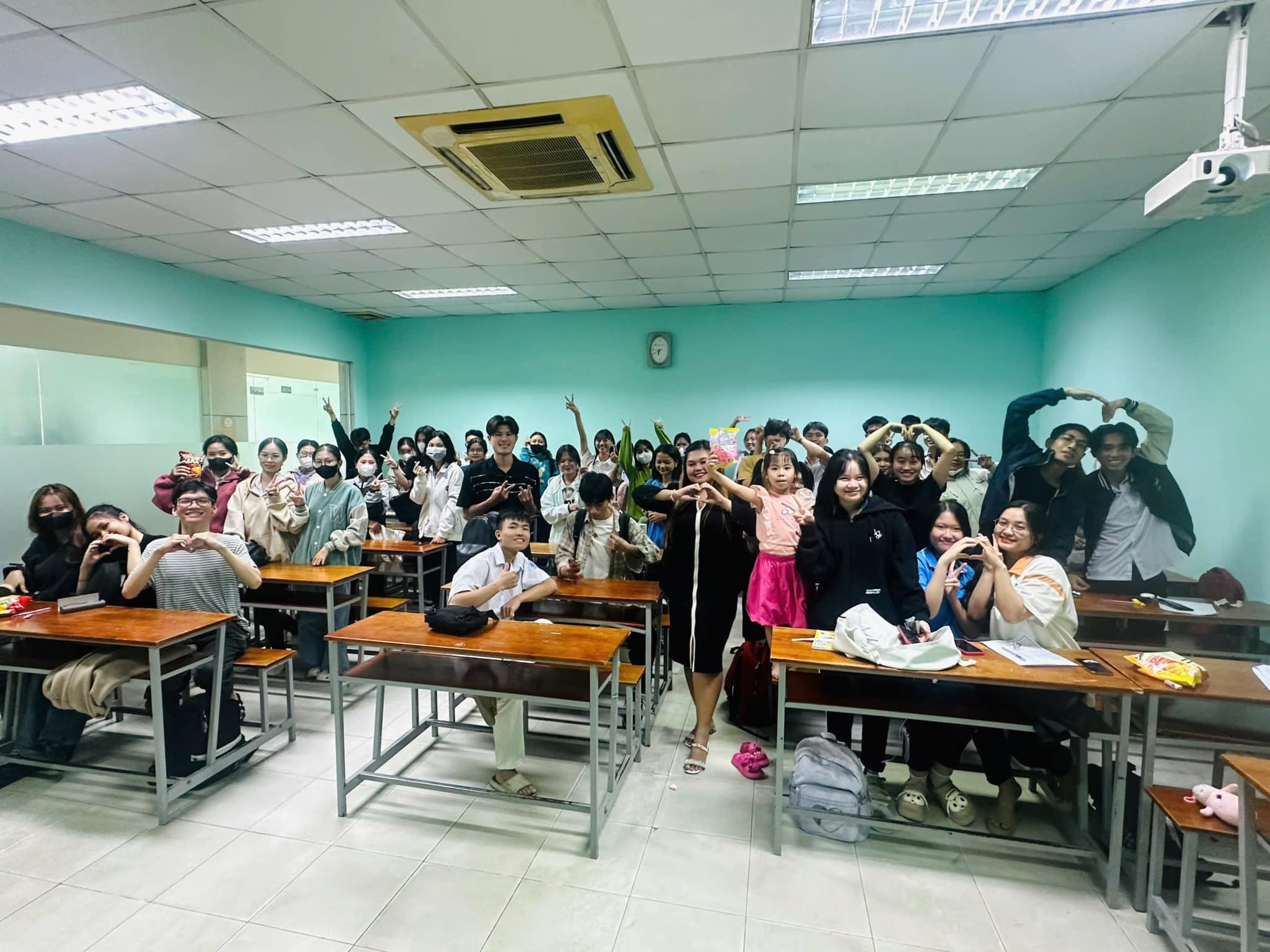 CLB TIẾNG ANH LẦN 2 NĂM HỌC 2024-2025